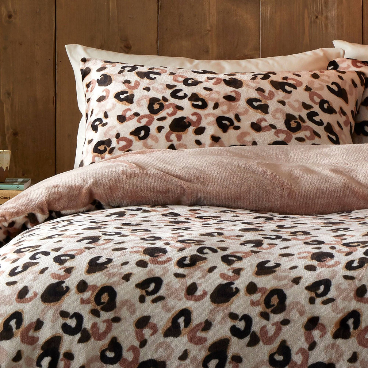 Cosy Leopard Duvet Cover Set | Natural | Fleece & Sherpa Bedding